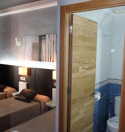 Hostal Plaza Ruiz Ceuta Extérieur photo