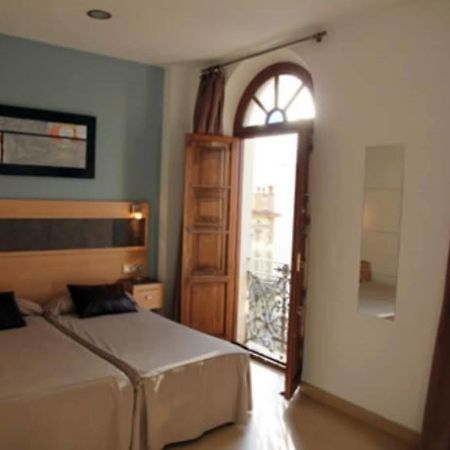 Hostal Plaza Ruiz Ceuta Extérieur photo